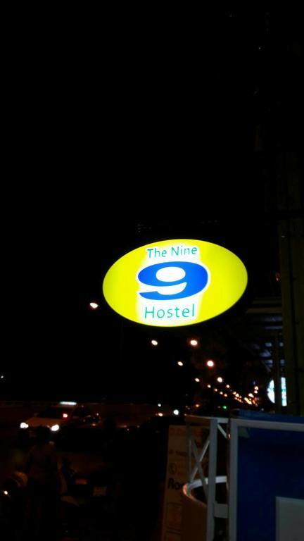 The Nine Backpacker Hotel Bangkok Exterior photo